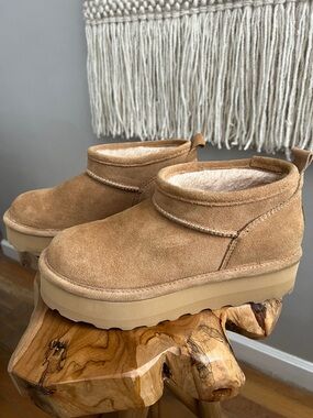 BearPaw platform booties size 7